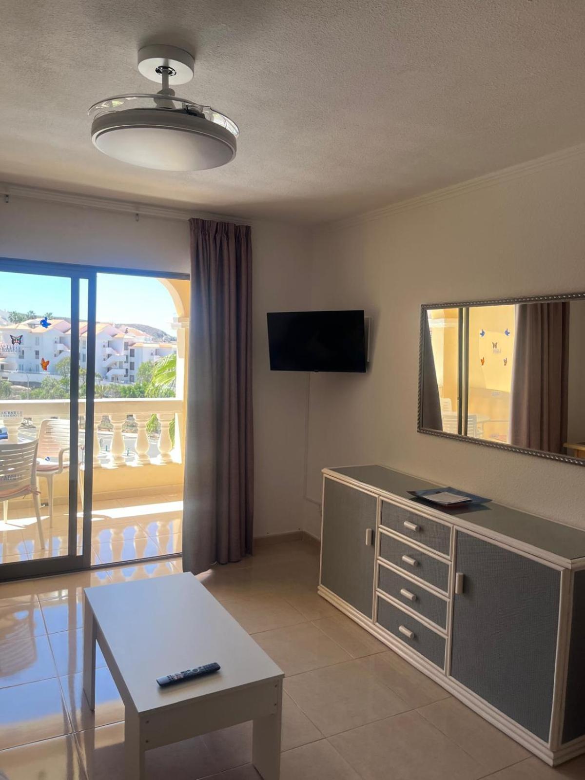 Castle Margherita'S Apartments Los Cristianos  Dış mekan fotoğraf